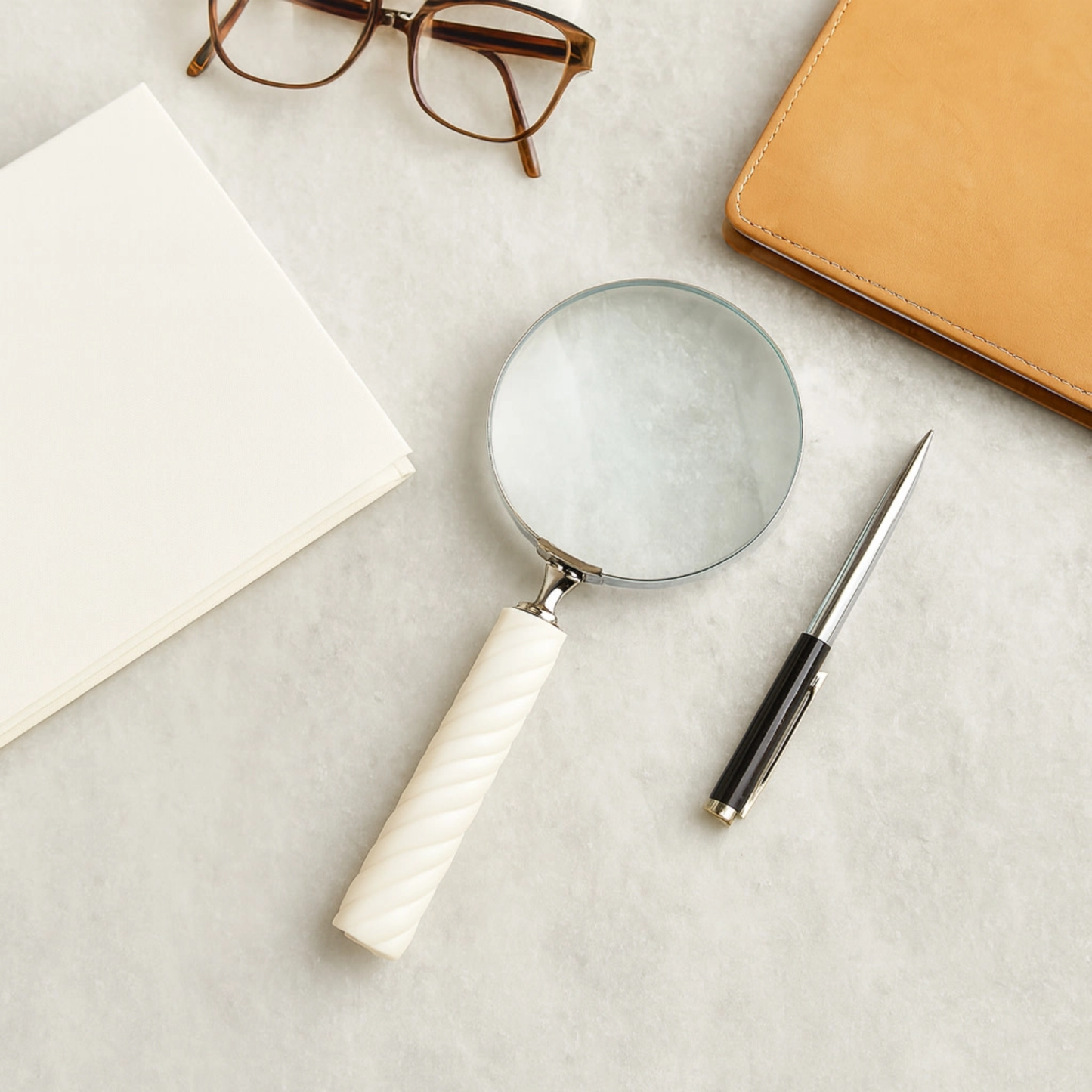 Magnifying Glass - Resin