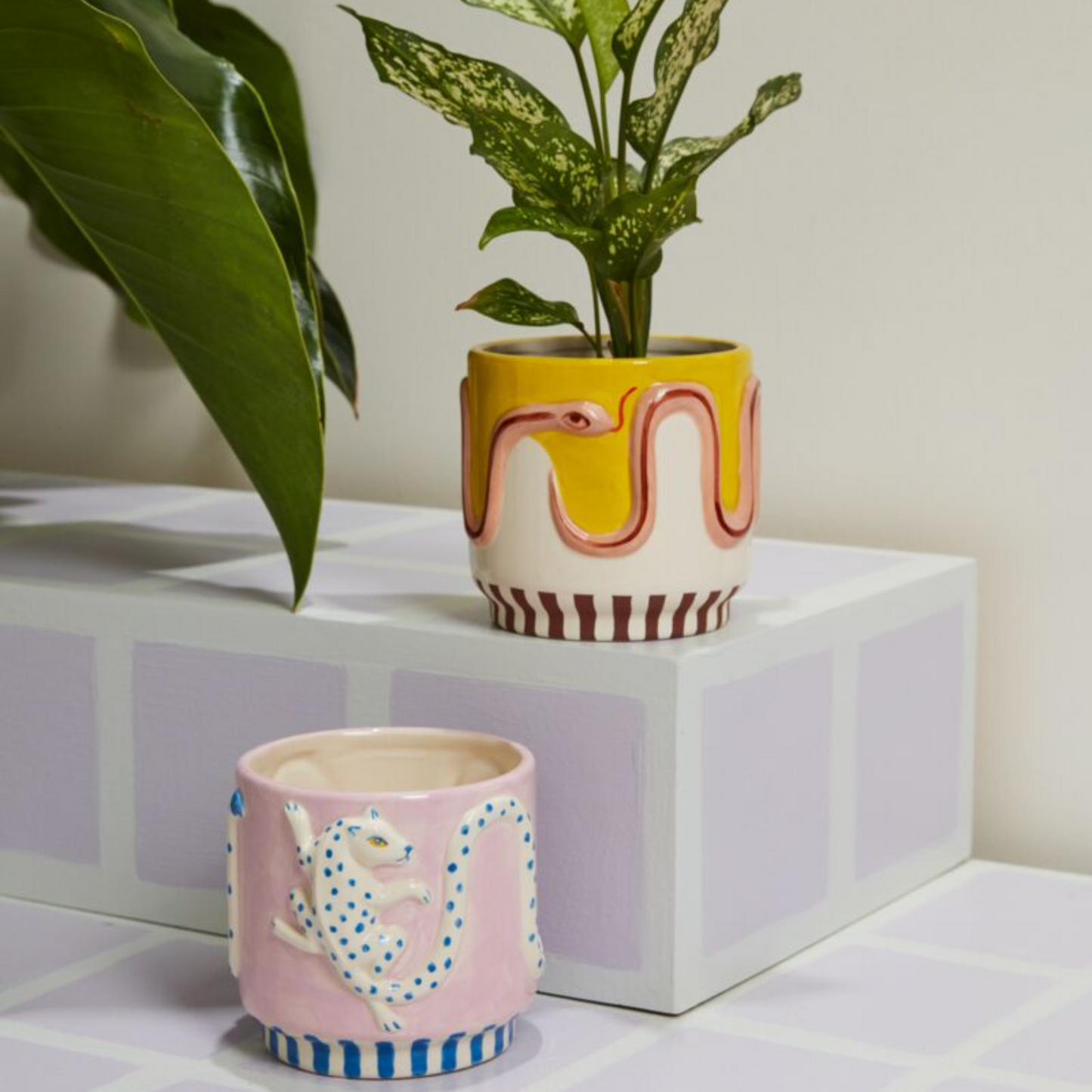 Wild Tails Pot